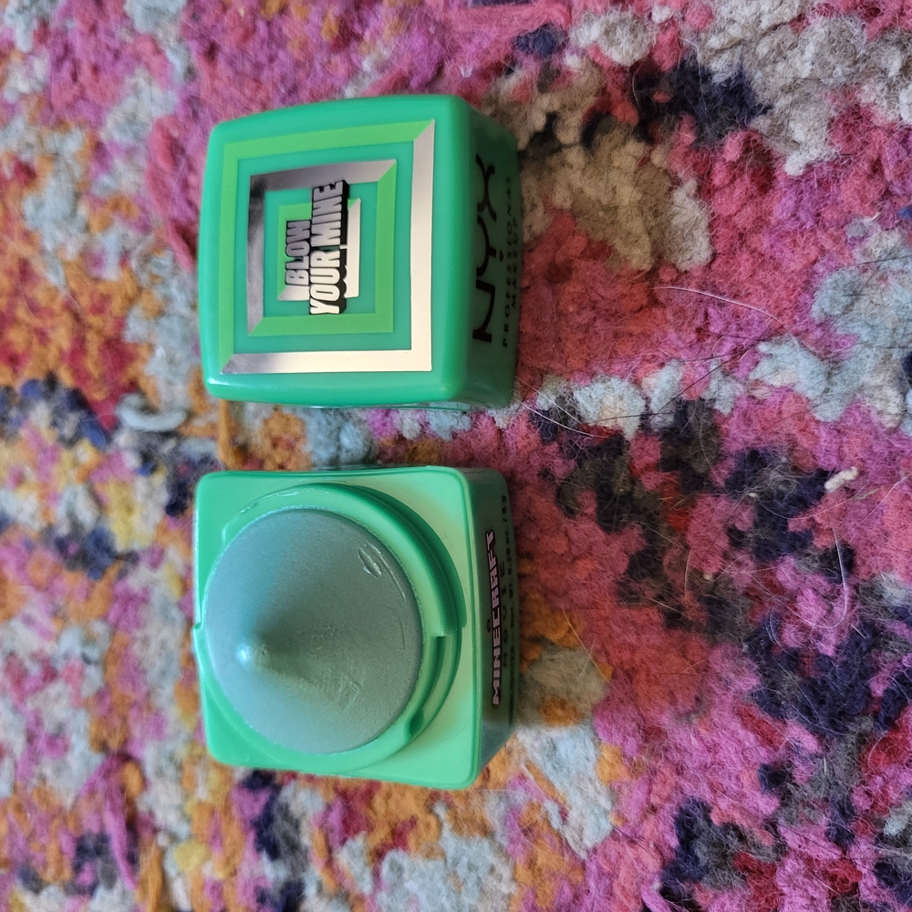 NYX Minecraft Highlighter - Picture 4 of 4
